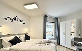 Kleines Juwel, Zentral, Mit Garage Und Pool - Cb102